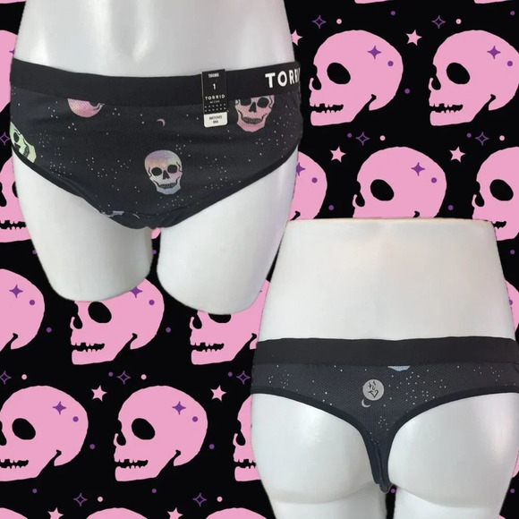 Torrid Other - Torrid 1/XL Black Skull Galaxy Graphic Logo Waistband Activewear Thong Panties